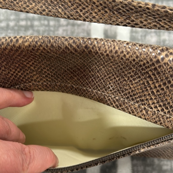 Stuart Weitzman Tan Shoulder Bag with Strap and Textured Finish - Picture 14 of 15